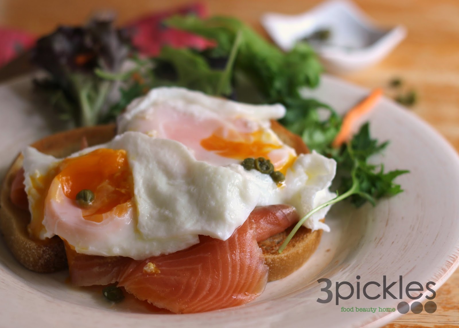 Protein Salmon and Eggs on Toast images pictures Protein Salmon and Eggs on Toast