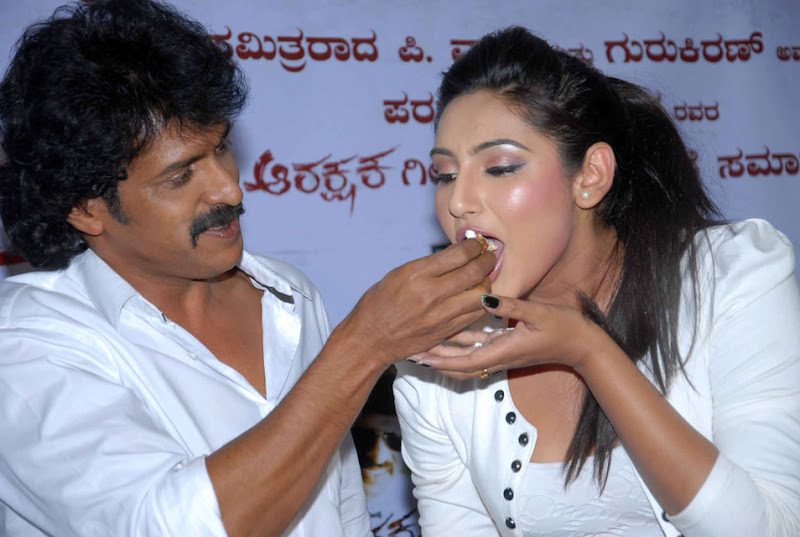 Kannada Actress Ragini Latest Photos glamour images