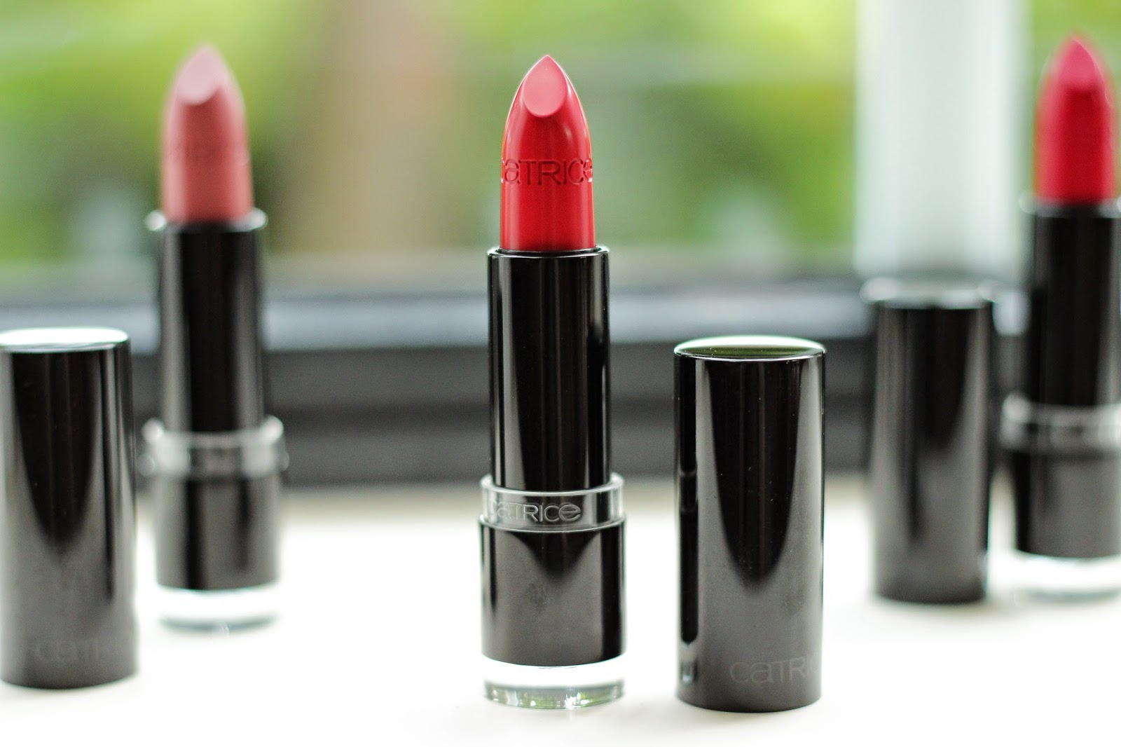catrice ultimate colour lipstick MATTador swatches review