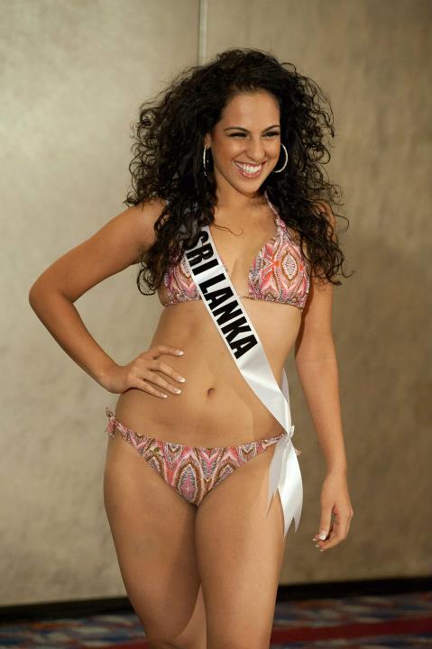 http://4.bp.blogspot.com/-4DK7ViTlKRI/Tm7auaOWNoI/AAAAAAAAJek/4u4VERoeS7Y/s1600/Miss%2BSri%2BLanka%2B2011.jpg