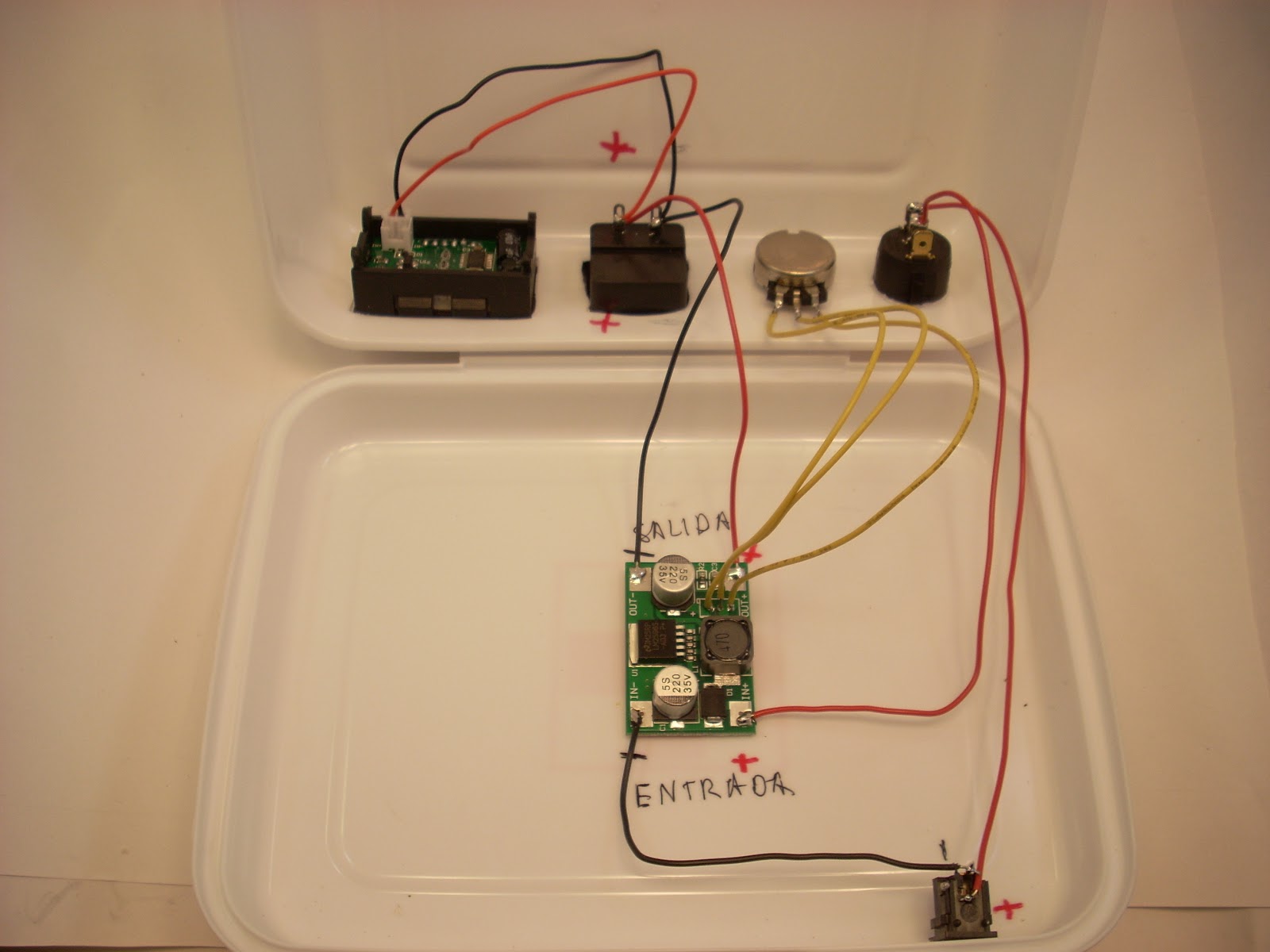 Made en China: El botiquín, caja para montajes electrónicos por 79 céntimos