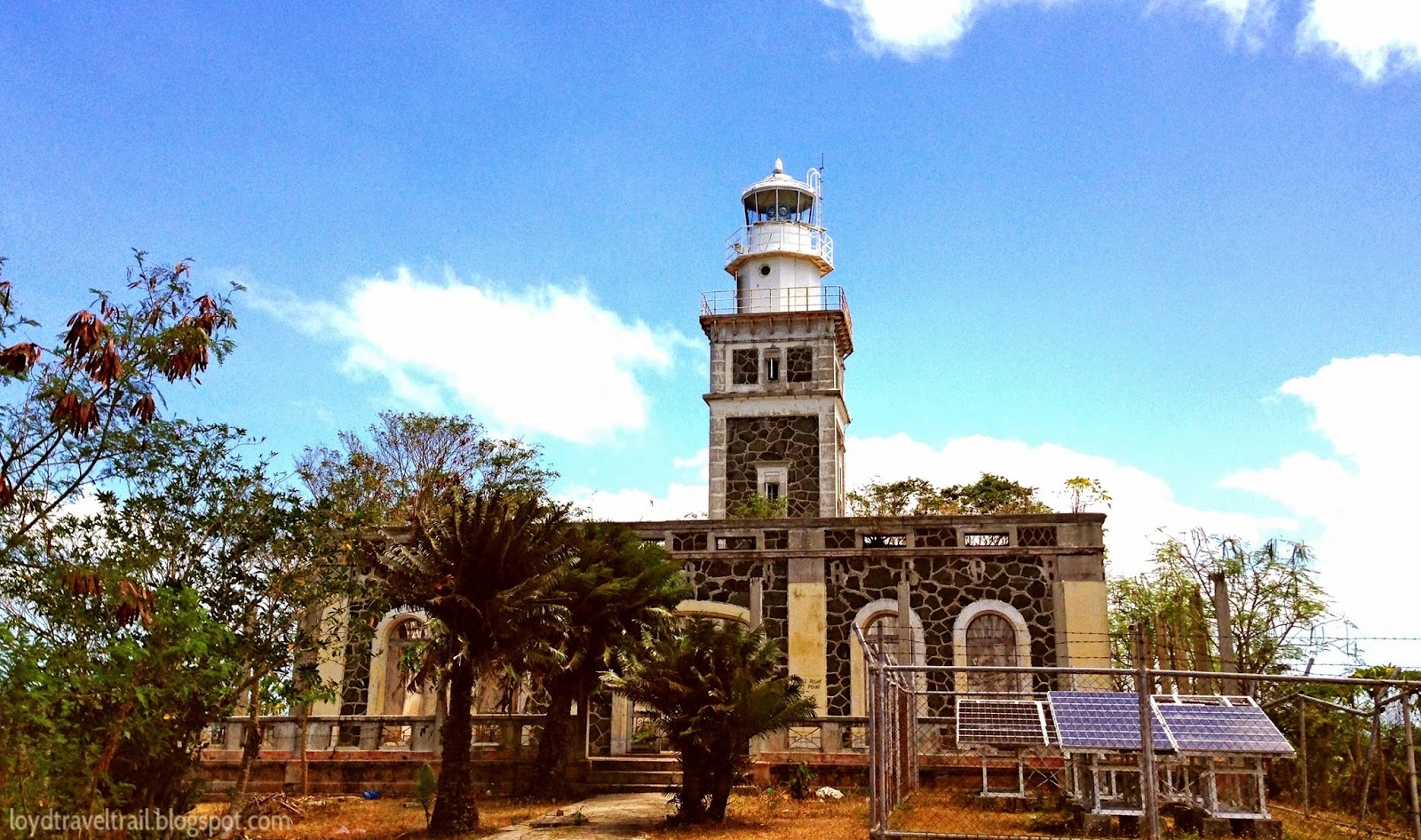 LakbayLoyd LakbayLoyd Lighthouse Series 25 EL FARO DE ISLA GINTOTOLO, Balud, Masbate