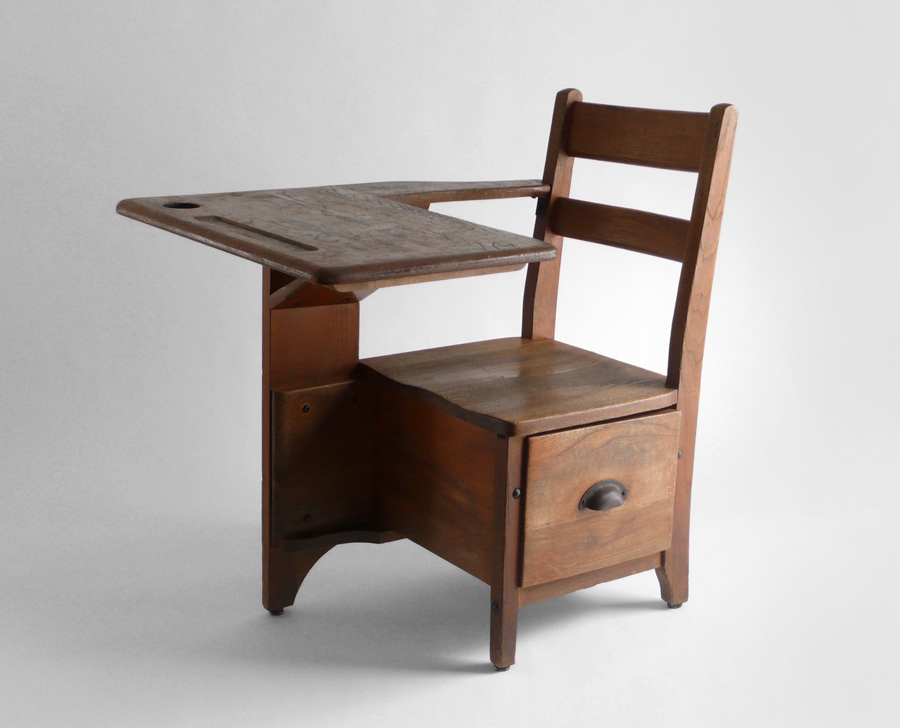 Murder is Everywhere About Lefties