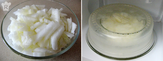 Pica y pocha la cebolla en el microondas