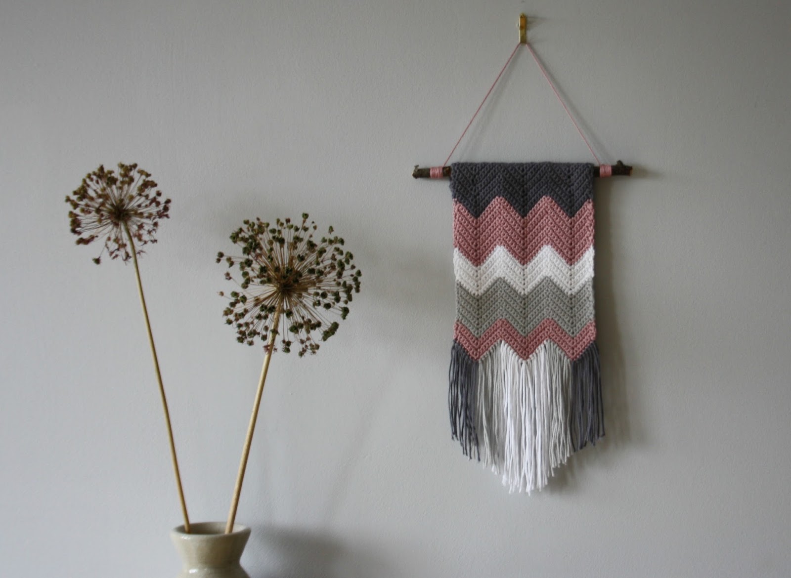 Tales from a happy house.: A Crocheted Zigzag Wall Hanging