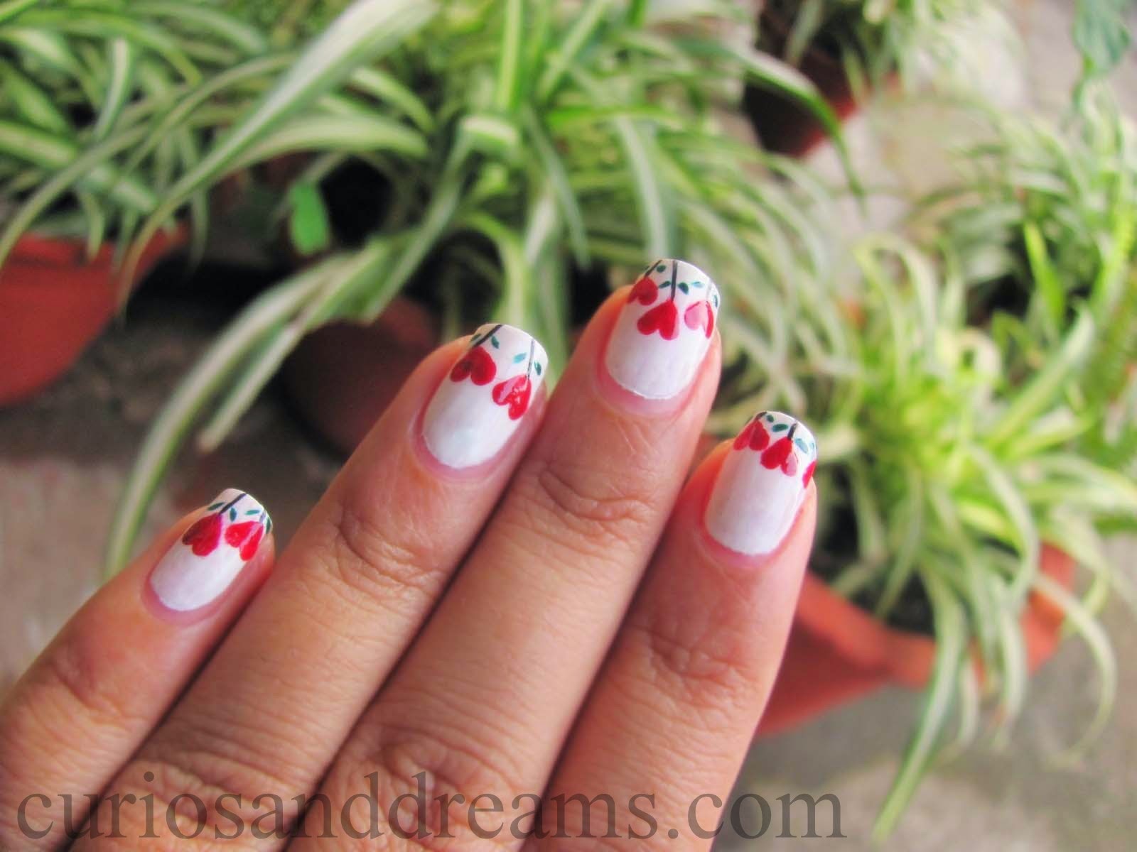 valentine's day nail design kisses