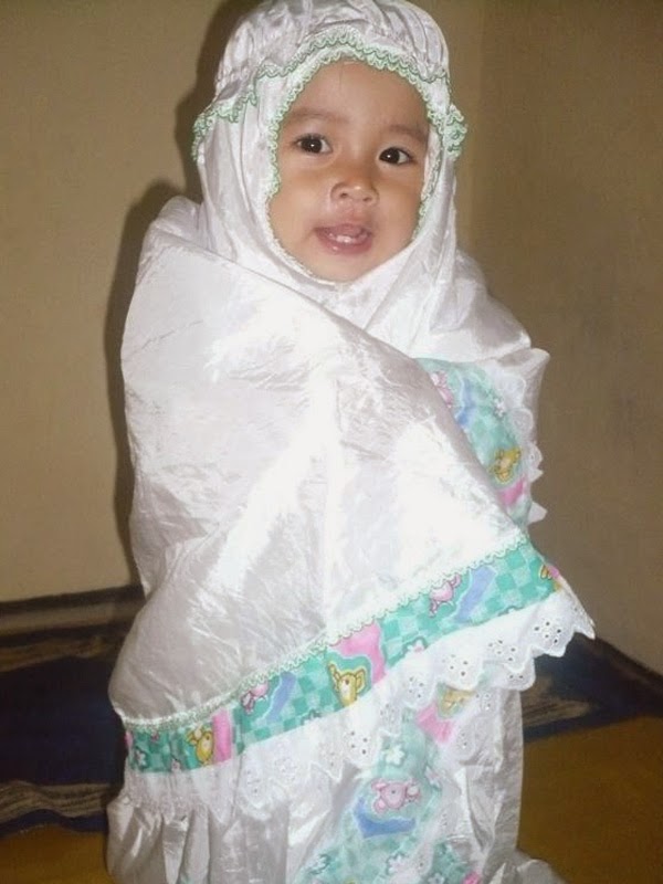 Bayi cantik shalat Bayi cantik shalat