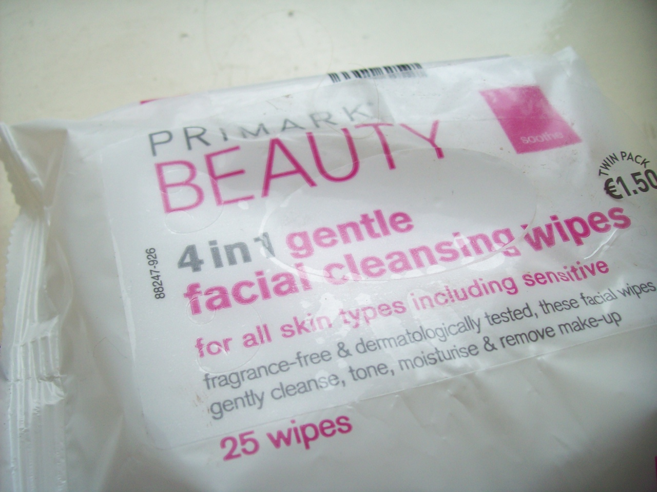 MissDutchBeauty ♥ Primark 4 in 1 gentle facial cleansing wipes