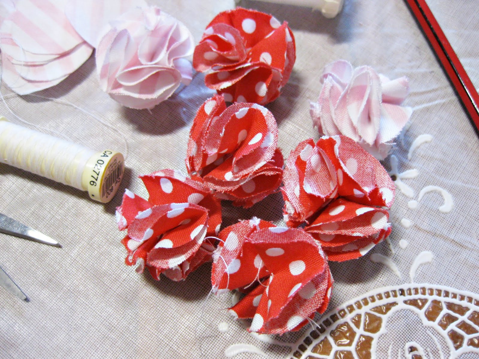 a brewing mind DIY Mini fabric flower garland