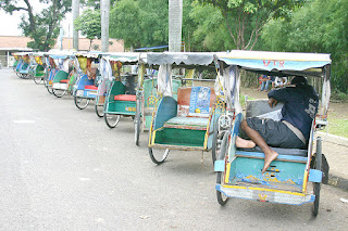 Sekumpulan%2Bbecak%2Bsadang%2Bmenunggu%2