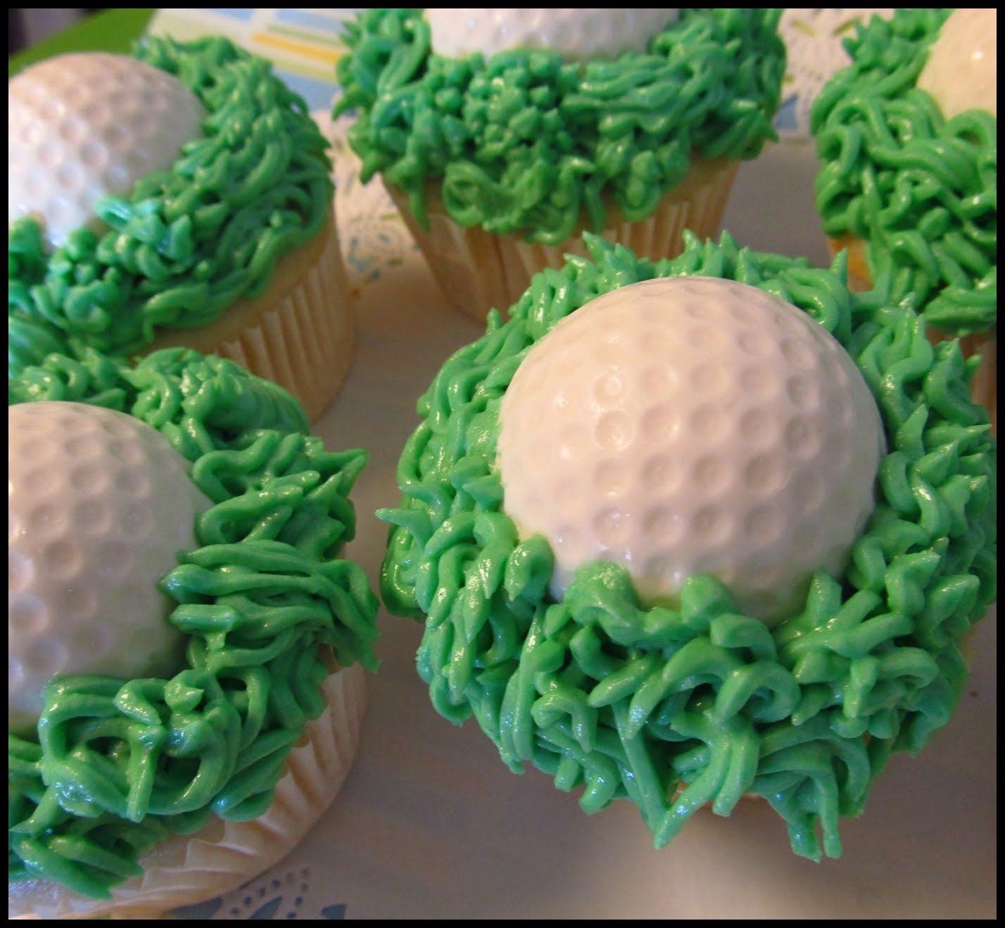 MOMS CRAZY COOKING Golf Cupcakes {Cupcake Recipe from a Box}