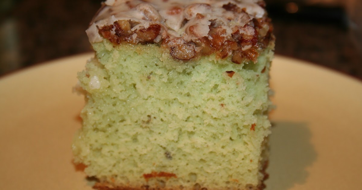 Momma Hawk Cooks Green Cake