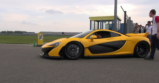McLaren P1 - En action sur la piste McLaren P1 - En action sur la piste