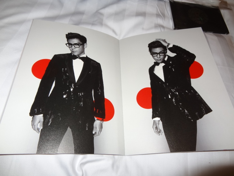 [Pics] YG Family Concert 2011 Libro de fotos+ Posters  YG+FAM+PHOTOBOOK+4