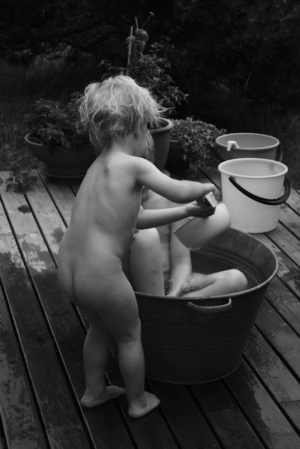 Anton washing Matti.