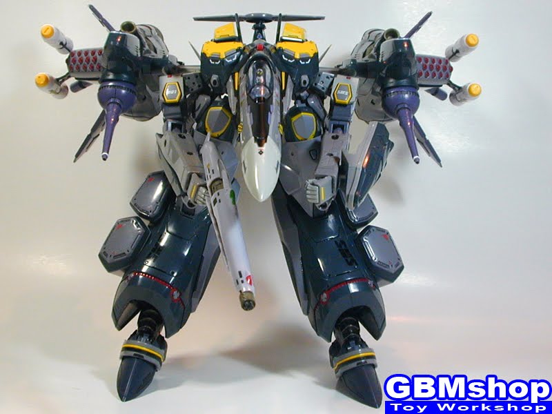 Macross Frontier VF-25S Armored Messiah with Reaction Missiles GERWALK Mode