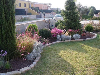 ARTE Y JARDINERÍA : ARRIATES ORNAMENTALES EN EL JARDÍN