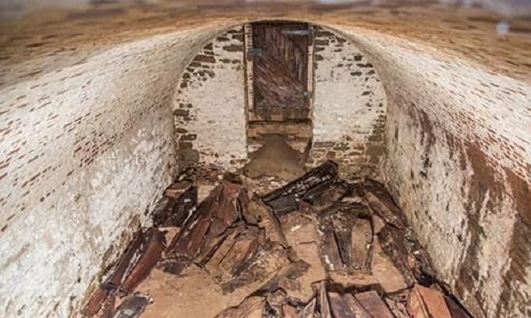 Centuries-old coffins, skeletons found under New York street Centuries-old coffins, skeletons found under New York street