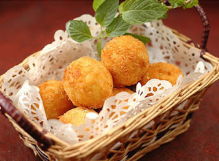 Fried Chicken Cakes Recipe (Bánh Gà Chiên Xù) Fried Chicken Cakes Recipe (Bánh Gà Chiên Xù)