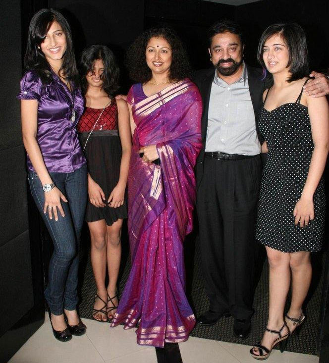Actor-Kamal-Hassan-Family-Photo Kamal Hassan Family Photos | Wedding Photos Of Actors | Hindi Tamil ...