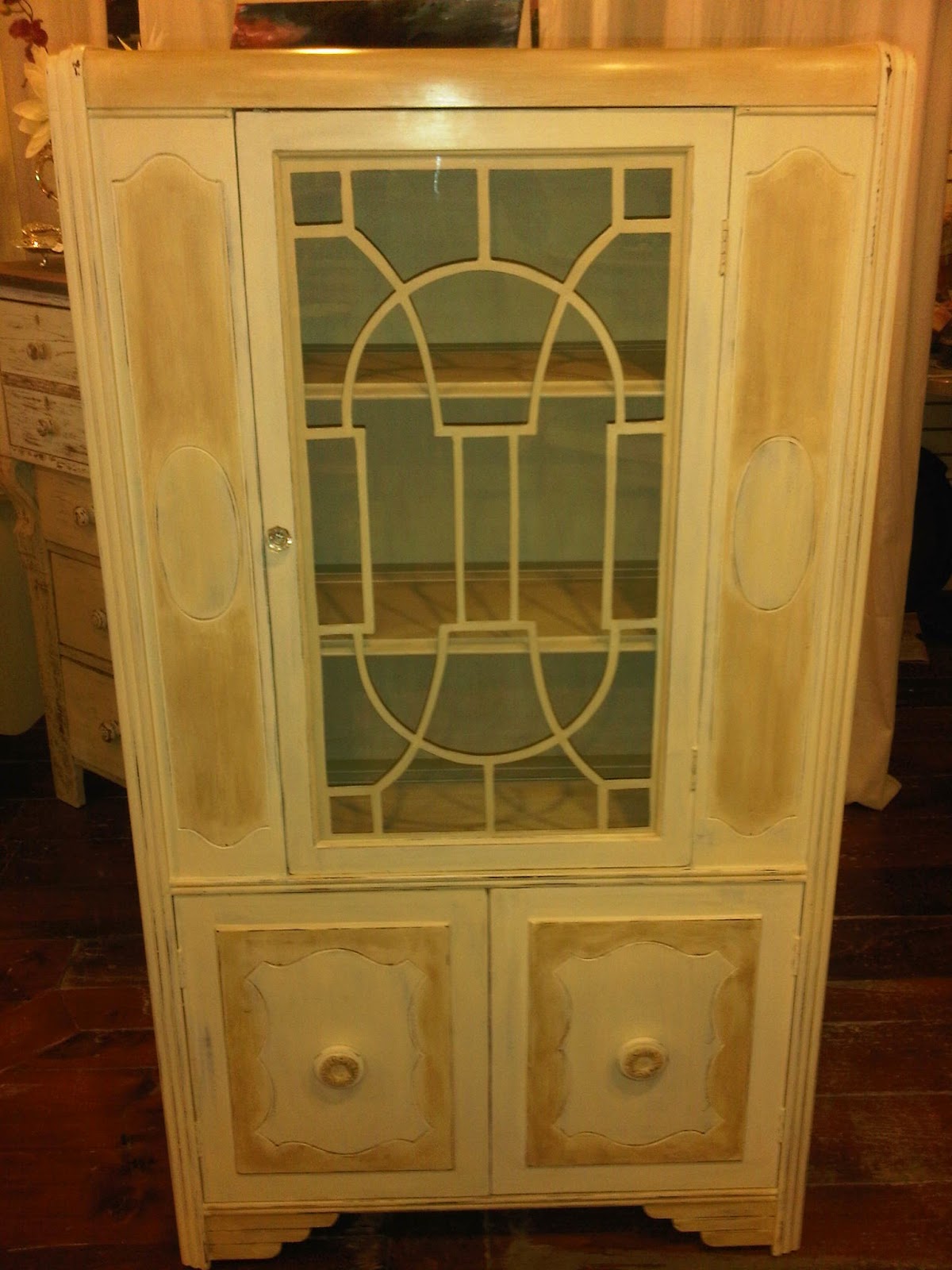 Anchique Armoire Upcycle