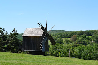 Moara de vant-monument istoric din anul 1977 historic windmill in 1977