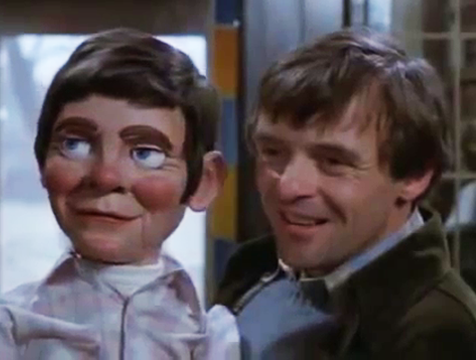 Fats y Corky (Anthony Hopkins) en Magic - Cine de Escritor Fats y Corky (Anthony Hopkins) en Magic - Cine de Escritor