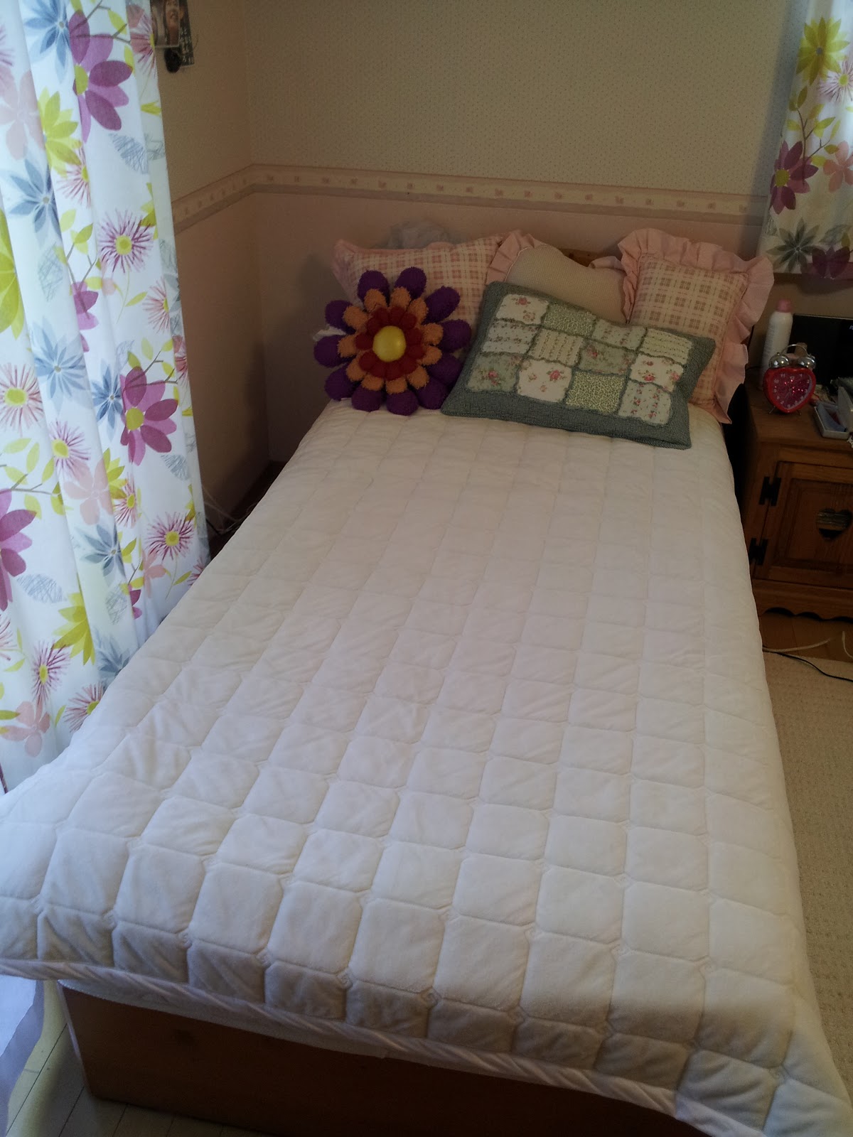 Furniture for sale immediately in Osaka! Must sell now!