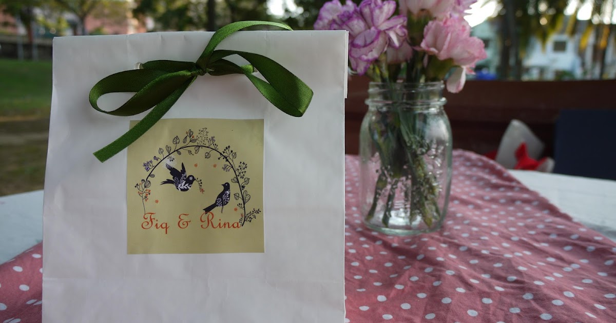 Oh Mai WeddingDoor gift Sticker Kahwin Bunting Button Badge: Paper ...