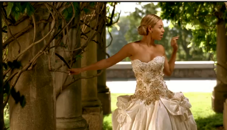 I have received many emails asking who made Beyonce 39s wedding dress in her I have received many emails asking who made Beyonce 39s wedding dress in her