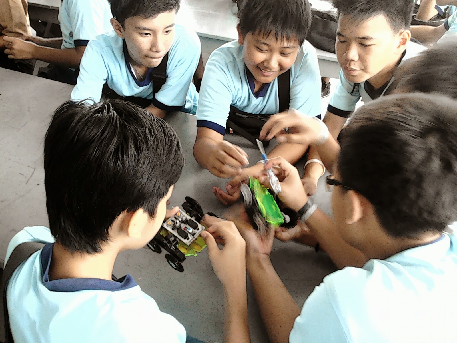 Ekskul Robotik SMP Immanuel Bandarlampung Ekskul Robotik SMP Immanuel Bandarlampung
