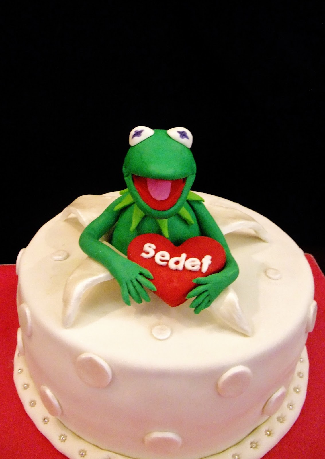 İpek Butik Pasta ,Çikolata ve Kurabiye Kurbağa Kermit pastası