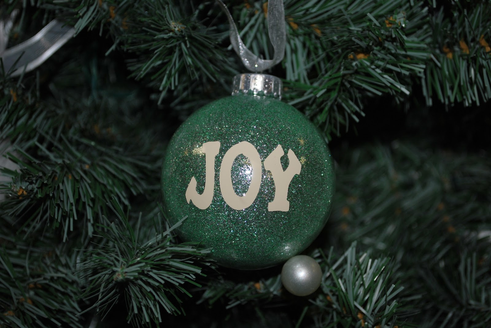 Tidbits Glitter Ball Ornament