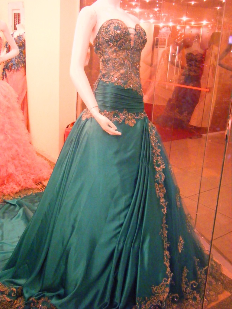 Model Gaun Panjang