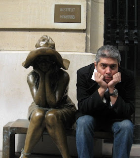 Photo: Jimmy in front of Hungarian Institute in Paris 