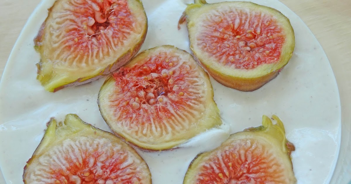 Salted Paleo Figs with a Cashew Cream Sauce