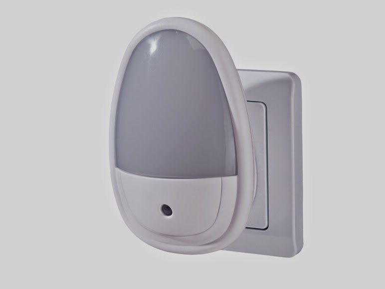 Lampka nocna LED do kontaktu Livarno Lux Opinie produktu