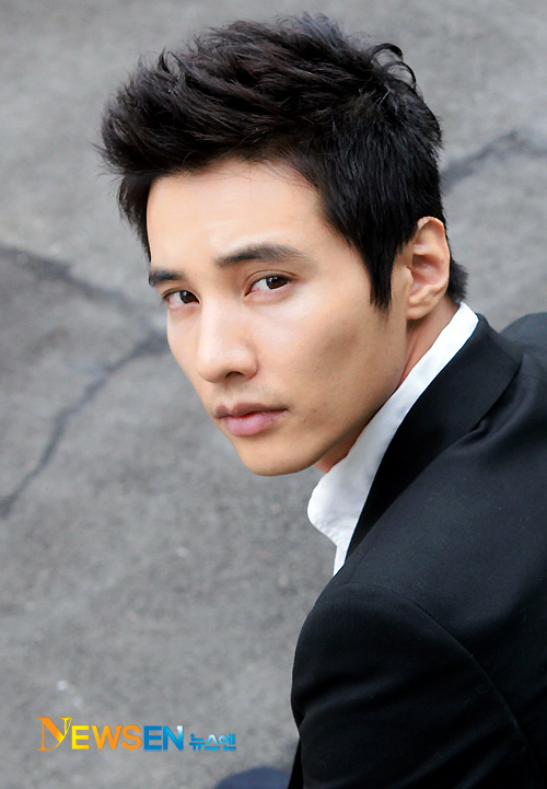 Chris Lives Korea: Top 10 Best-Looking Korean Male Celebrities