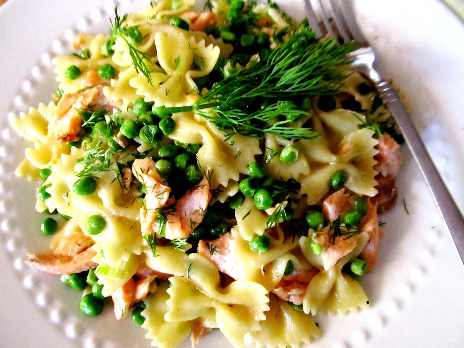 Food and Thrift Farfalle Pasta with Cream, Salmon, and Peas