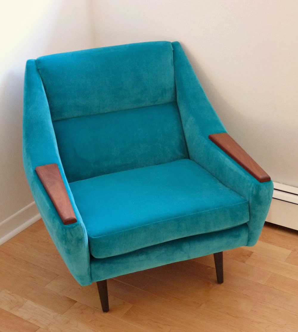 Velvet Chair Makeover | Vintage Chair Saved from a Trash Heap | Dans le