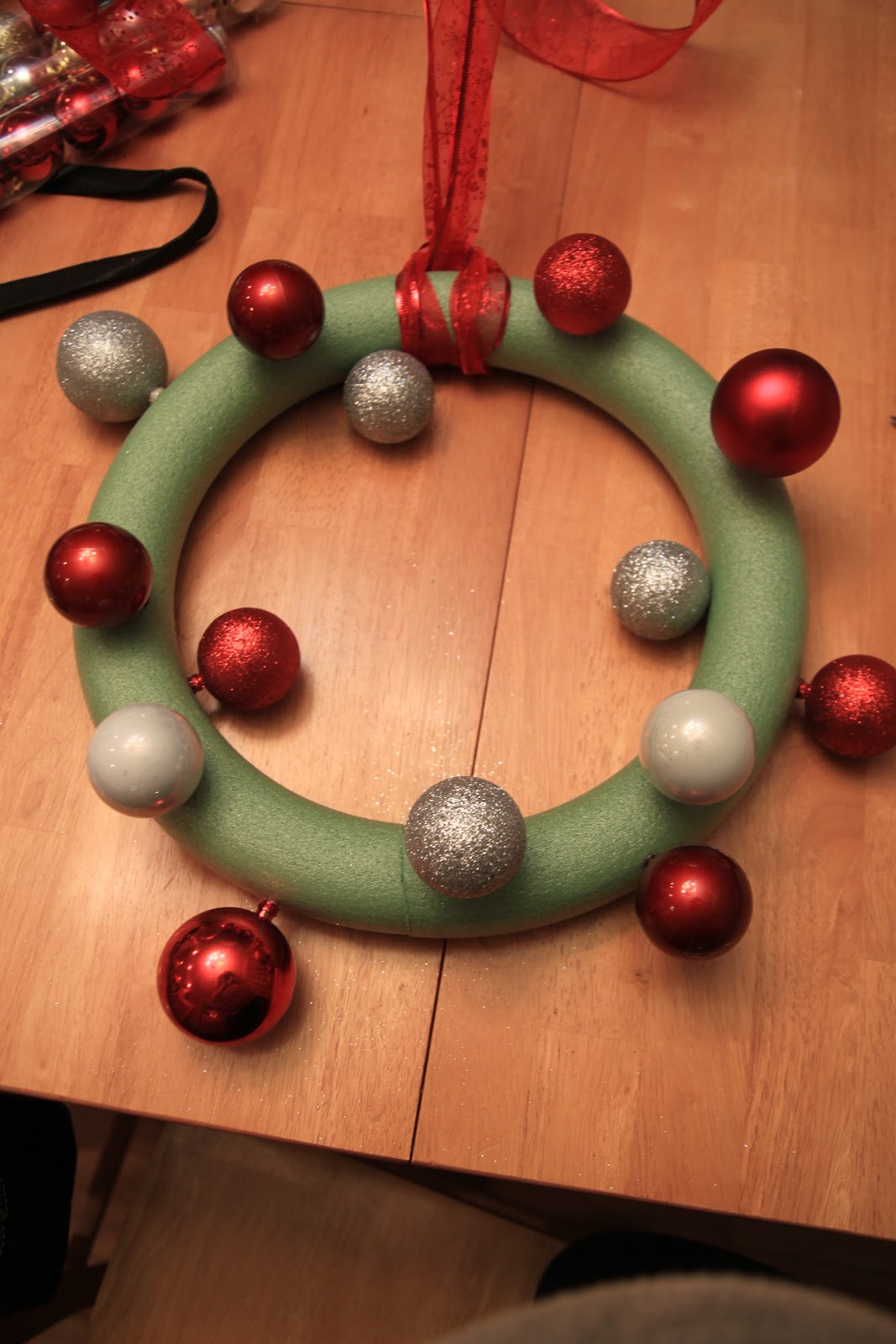 watch out for the woestmans Christmas Bulb Wreath Tutorial