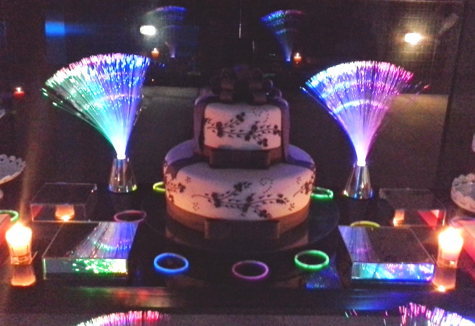 decoracao festa neon:ʚĭɞ DEcoração & Arte ʚĭɞ : Festa Neon decoracao festa neon:ʚĭɞ DEcoração & Arte ʚĭɞ : Festa Neon