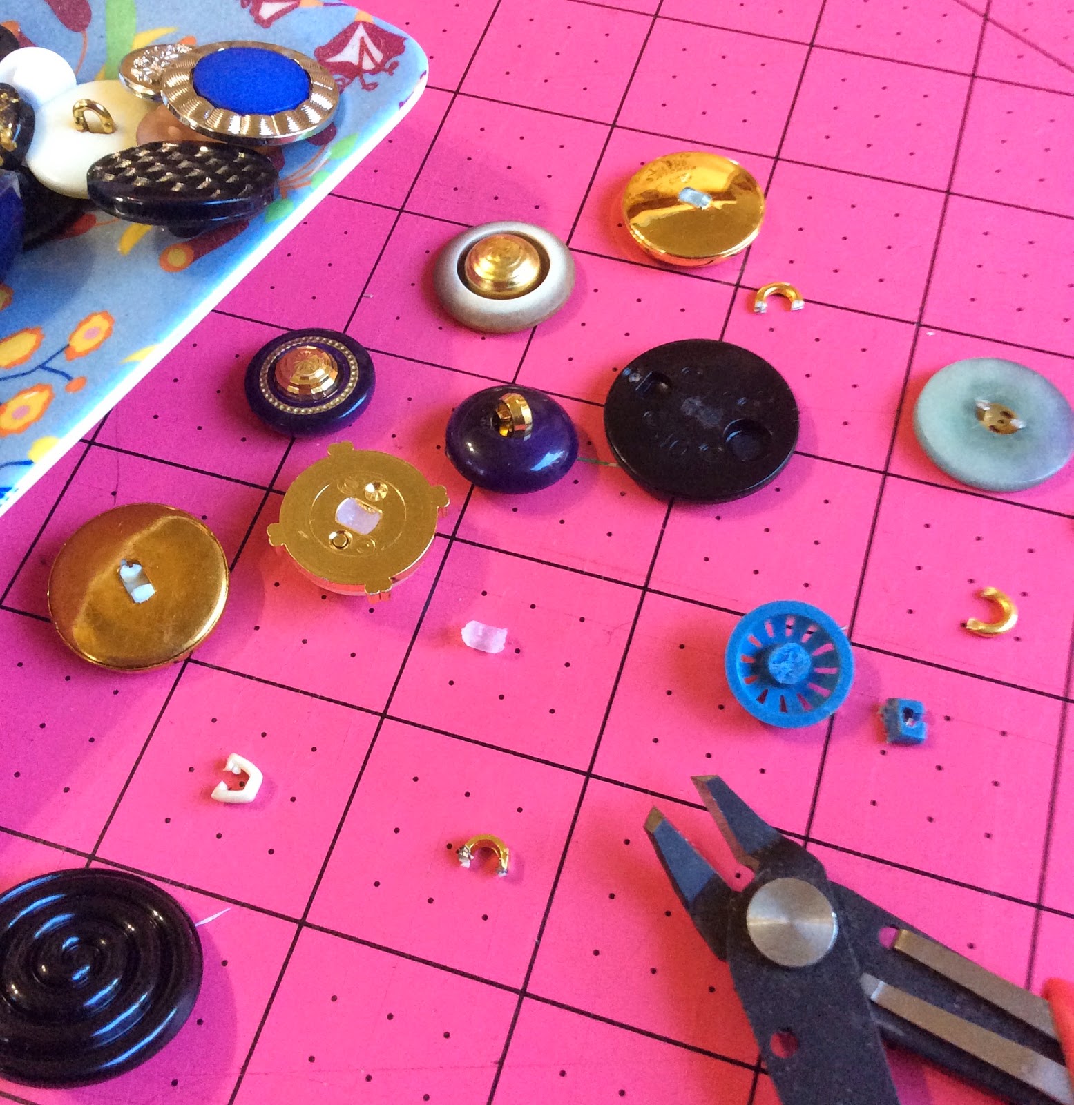 Sweater Surgery How to make a recycled wine crate footstool