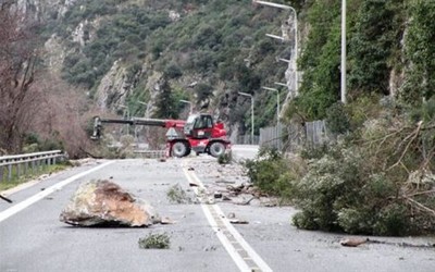 Κλειστά από αύριο και για 48 ώρες τα Τέμπη