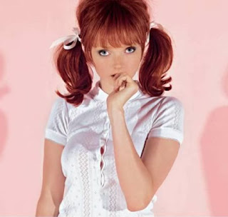 Lily Cole Foto Gadis Barbie dari Beberapa Negara
