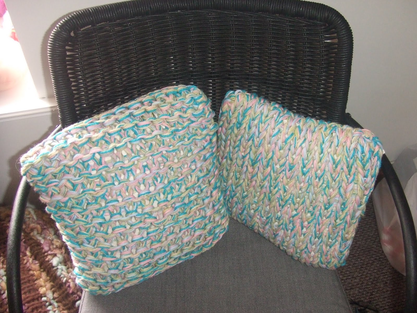 Crafting With Mel: Extreme Knitted Cushion Kit
