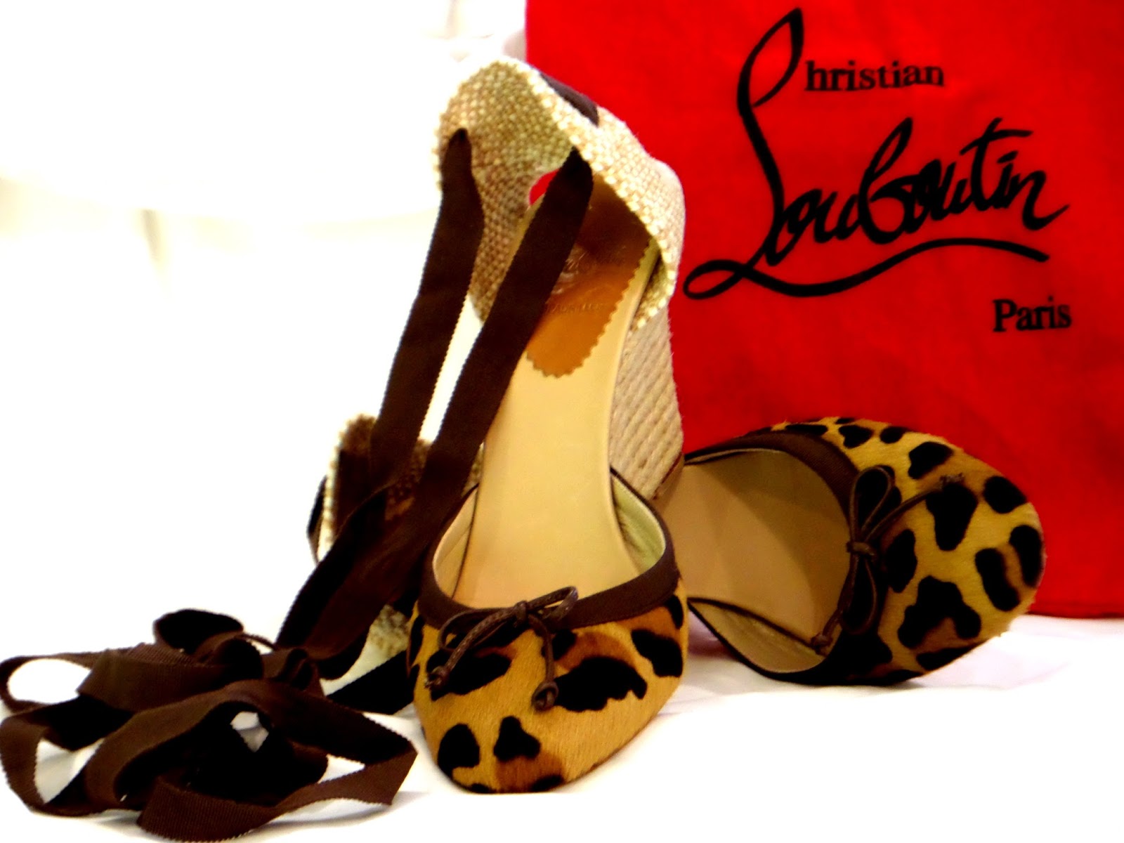 Vancouver Luxury Designer Consignment Shop 二手奢侈品寄卖店 Designer Luxury