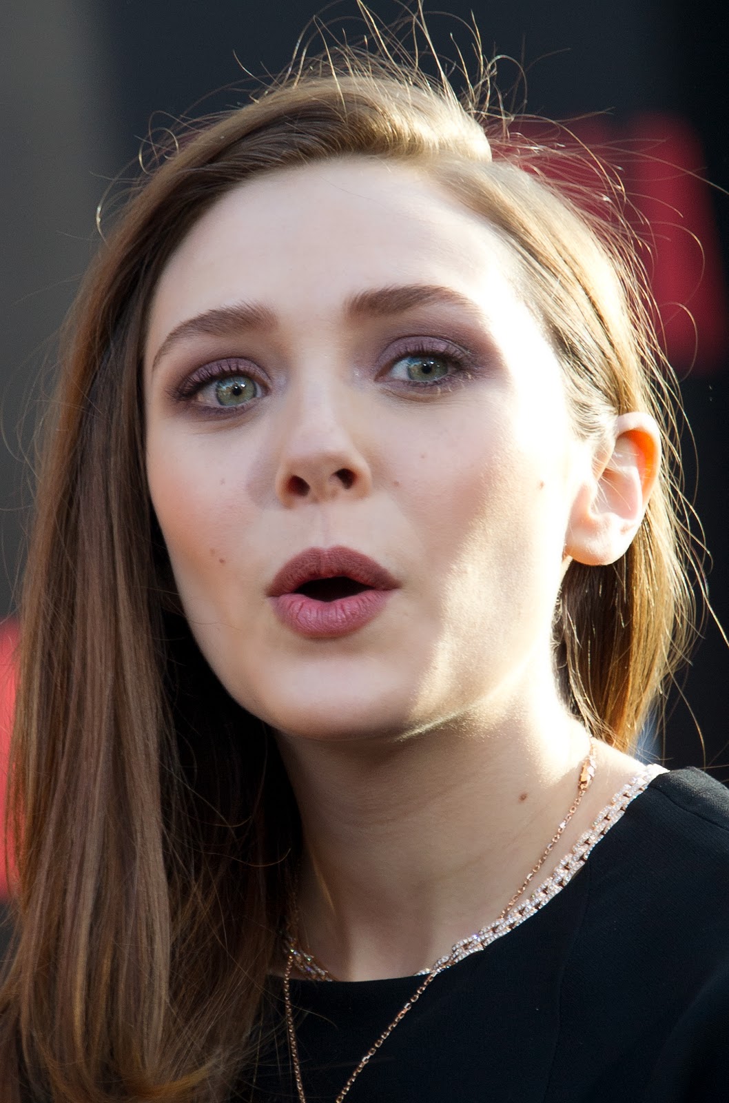 Elizabeth Olsen HD Pictures | HD Wallpapers of Elizabeth Olsen - HD Photos