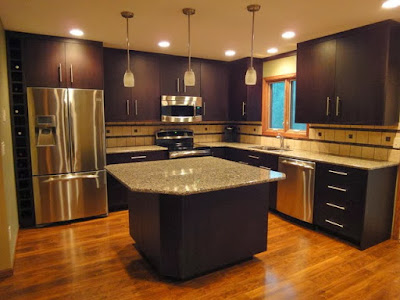 Decoracion y Tendencias: Modernas Cocinas con Diseños Oscuros.