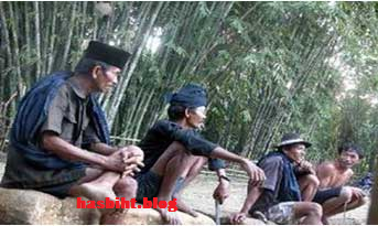 Hidup Selaras dengan Alam sebagai Kosmologi Suku Kajang, Bulukumba, Sulawesi Selatan Hidup Selaras dengan Alam sebagai Kosmologi Suku Kajang, Bulukumba, Sulawesi Selatan